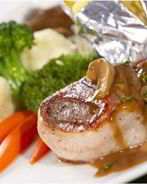 Стейк с грибным соусом