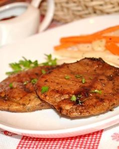 Свиной стейк-гриль с ароматными травами