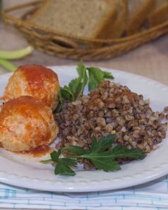 Диетические тефтели из куриного фарша в духовке с подливкой