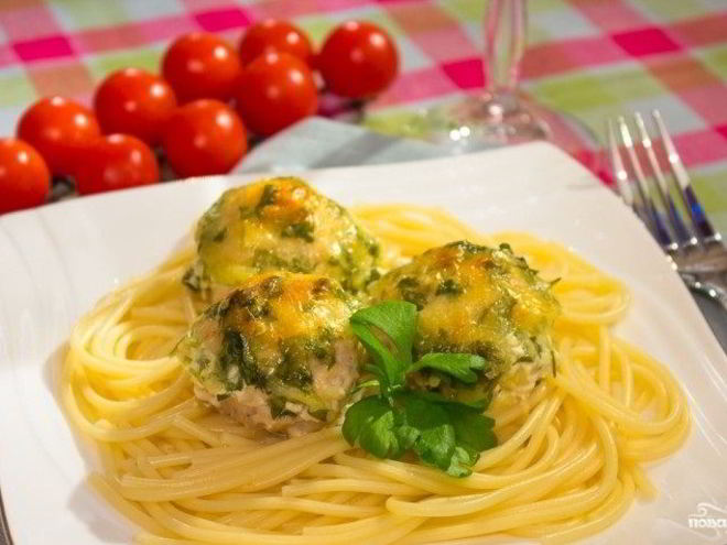 Рецепт куриных тефтелей под сливочным соусом