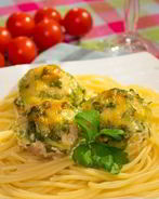 Куриные тефтели под сливочным соусом