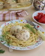 Куриные тефтели в сливочном соусе в духовке