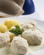 Мясные тефтели с рисом и белым соусом