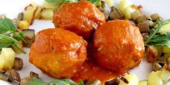 Мясные тефтели в апельсиново-томатном соусе