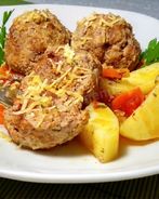 Мясные тефтели в овощном соусе