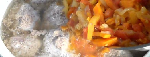 мясные тефтели в овощном соусе. Шаг 9