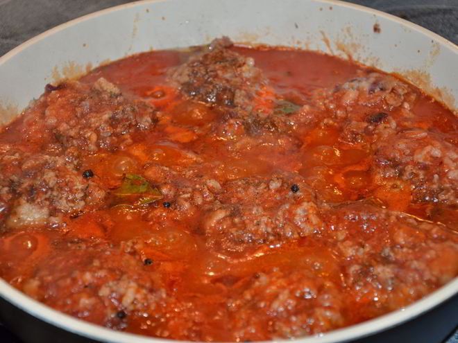 Рецепт мясных тефтелей в томатном соусе