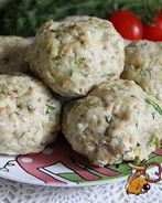 Паровые куриные тефтели с овощами и овсяными хлопьями