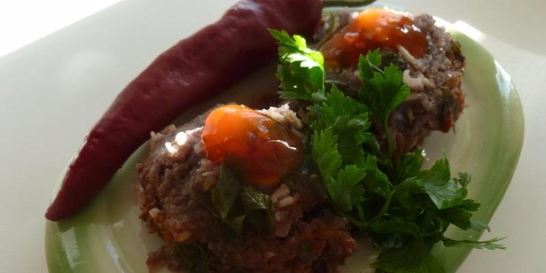 Рыбные тефтели с красной капустой и коричневым рисом