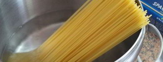 рыбные тефтели в гнезде из спагетти со сливочным соусом. Шаг 3