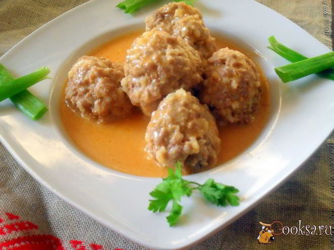 Рецепт тефтелей ежики в сметанно-томатном соусе