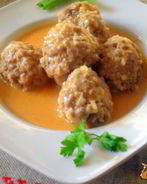 Тефтели ежики в сметанно-томатном соусе