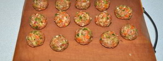 тефтели из фарша с овощами в сметане. Шаг 4