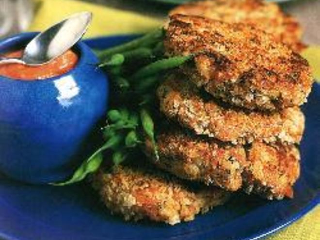 Рецепт тефтелей из рыбы и картофеля с томатным соусом