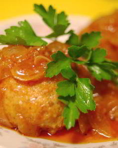 Тефтели из семги в томатном соусе