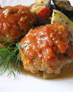 Тефтели по-гречески с запеченными овощами