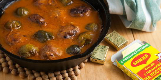 Тефтели с брюссельской капустой в нежном соусе