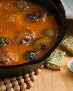 Тефтели с брюссельской капустой в нежном соусе