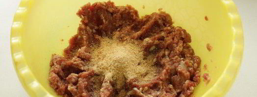 тефтели с моцареллой в томатно-овощном соусе. Шаг 2