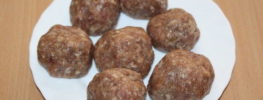 тефтели с моцареллой в томатно-овощном соусе. Шаг 4