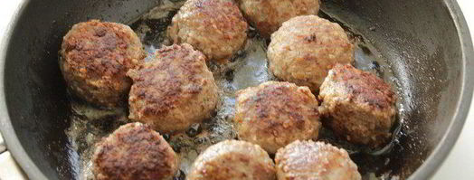 тефтели с моцареллой в томатно-овощном соусе. Шаг 5