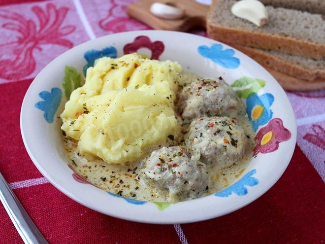 Рецепт тефтелей с подливкой в мультиварке