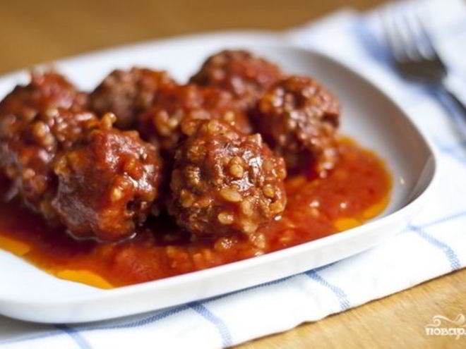 Рецепт тефтелей с рисом в томатном соусе