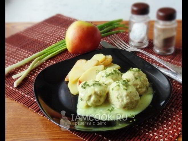 Рецепт тефтелей с яблоками в сметанном соусе