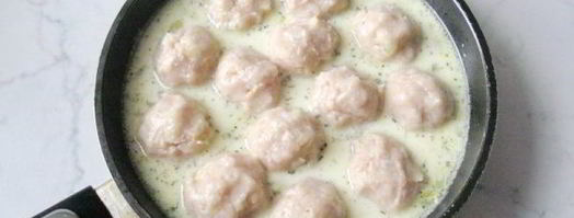 тефтели с яблоками в сметанном соусе. Шаг 10