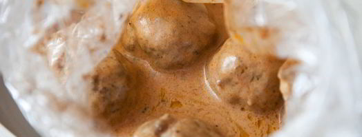 тефтели с яйцом в сливочно-томатном соусе. Шаг 7