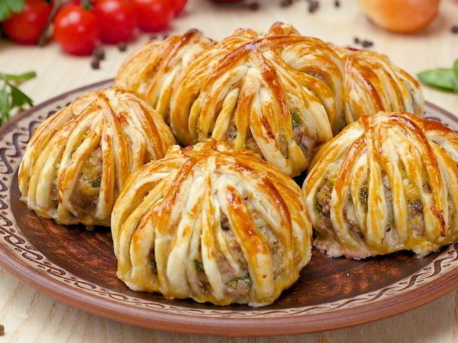 Рецепт тефтелей в слоеном тесте