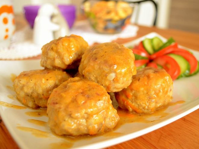 Рецепт тефтелей в сметанно томатном соусе на сковороде