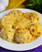 Тефтели в сметанном соусе в духовке