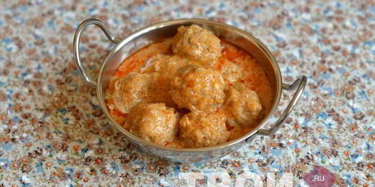 Тефтели в томатно-сметанном соусе