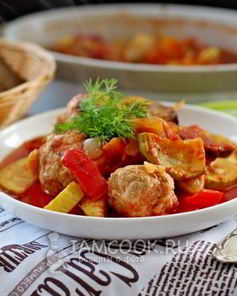 Тефтели запеченные с овощами