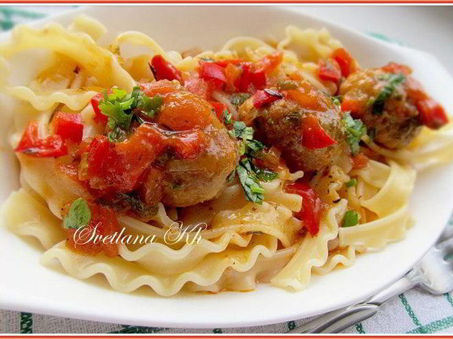 Рецепт тефтелек с пастой мафальдине в пикантном соусе