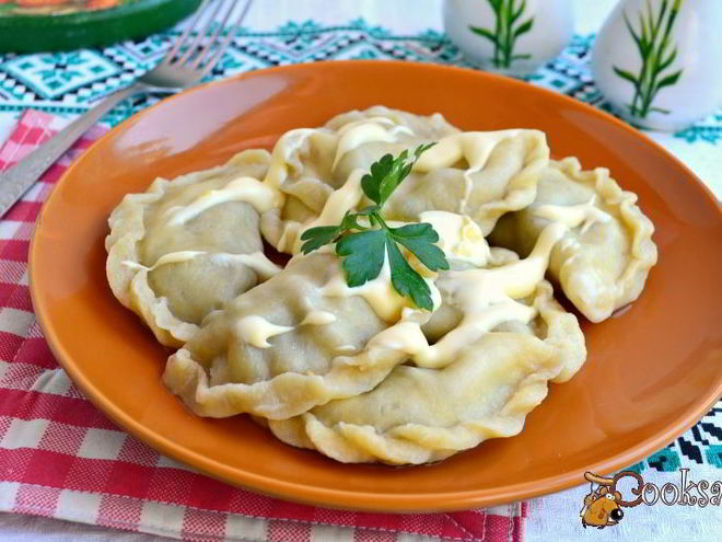 Рецепт вареников из яичного теста с курицей и баклажанами