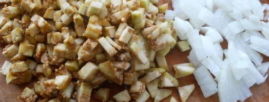 вареники из яичного теста с курицей и баклажанами. Шаг 3