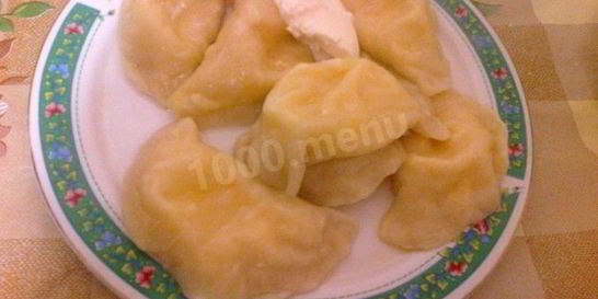 Вареники на воде и сливочном масле с сулугуни