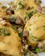 Вареники с капустой на пару с зажаркой