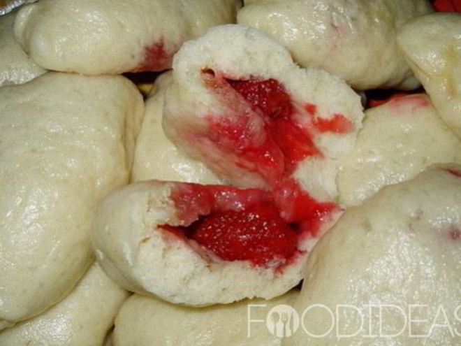 Рецепт вареников с клубникой на пару