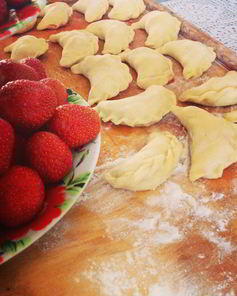 Вареники с клубникой