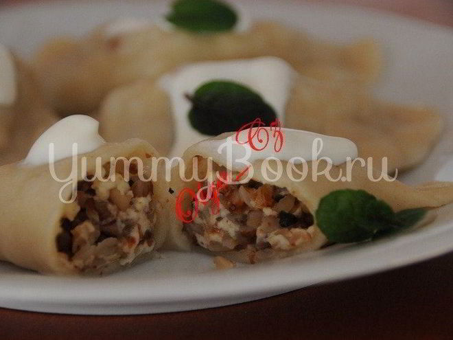 Рецепт вареников с творогом, гречневой кашей и мятой