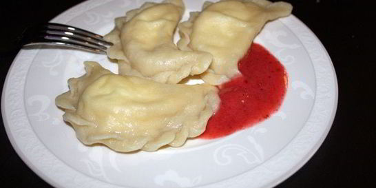 Вареники с творогом и клубникой