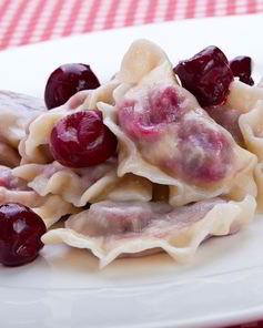 Вареники с вишней на пару на кефире