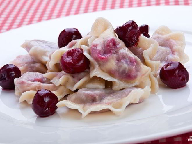 Рецепт вареников с вишней на пару на кефире
