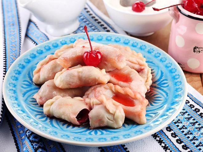 Рецепт вареников с вишней на пару