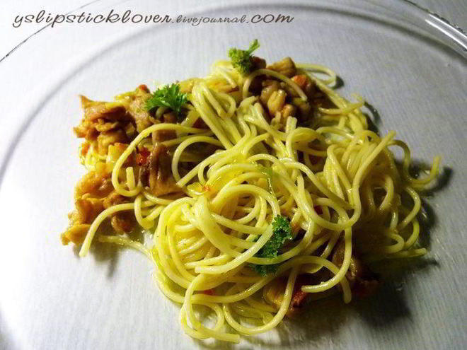 Рецепт яичной лапши с карри, курицей и овощами