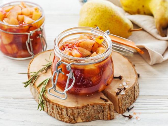 Рецепт запеченного грушево-медовый чатни с гвоздикой