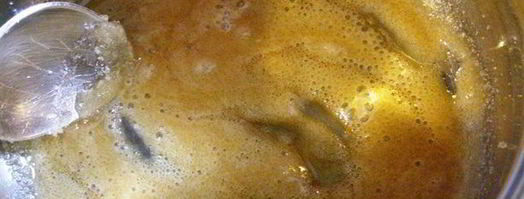 заварные клецки с клубникой и шоколадным соусом. Шаг 15